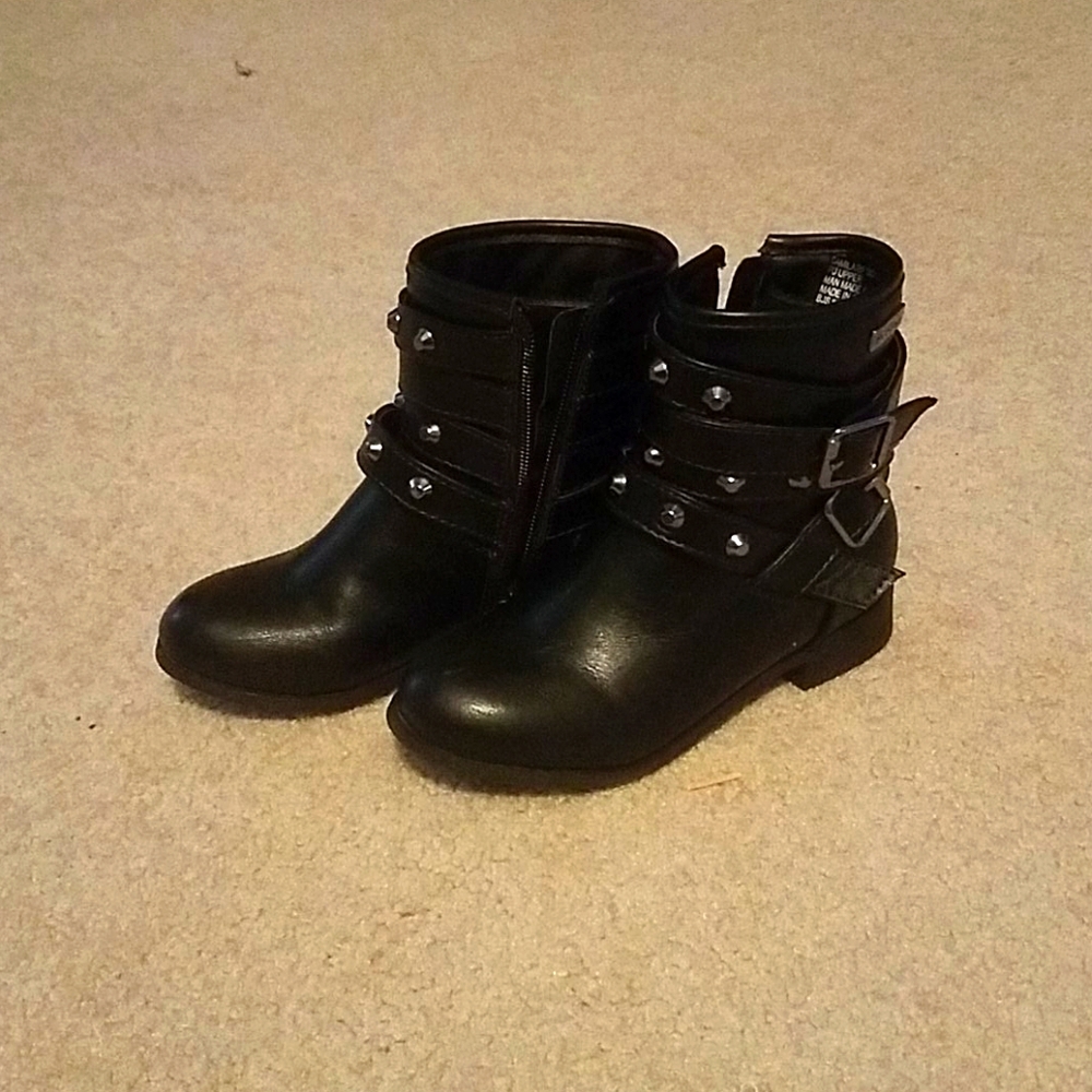 BCBG girls boots! EUC and adorable!
